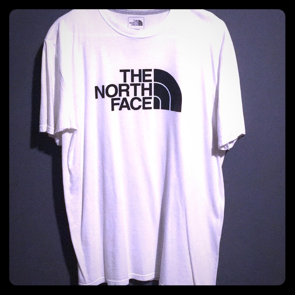 Men north face shirt size (medium)